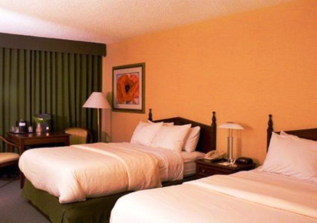 Clarion Inn Conference Center Modesto Exteriör bild