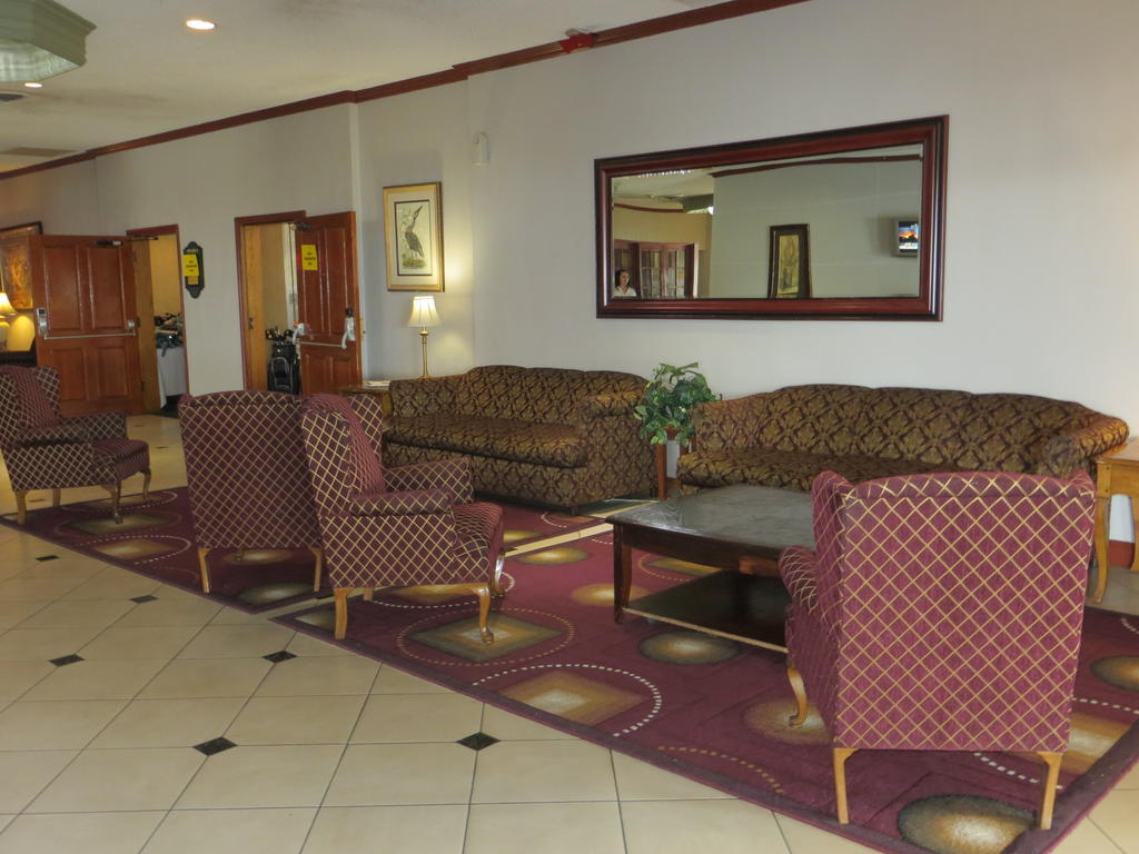 Clarion Inn Conference Center Modesto Exteriör bild