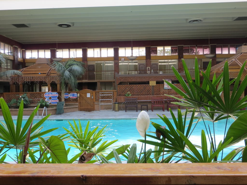 Clarion Inn Conference Center Modesto Exteriör bild