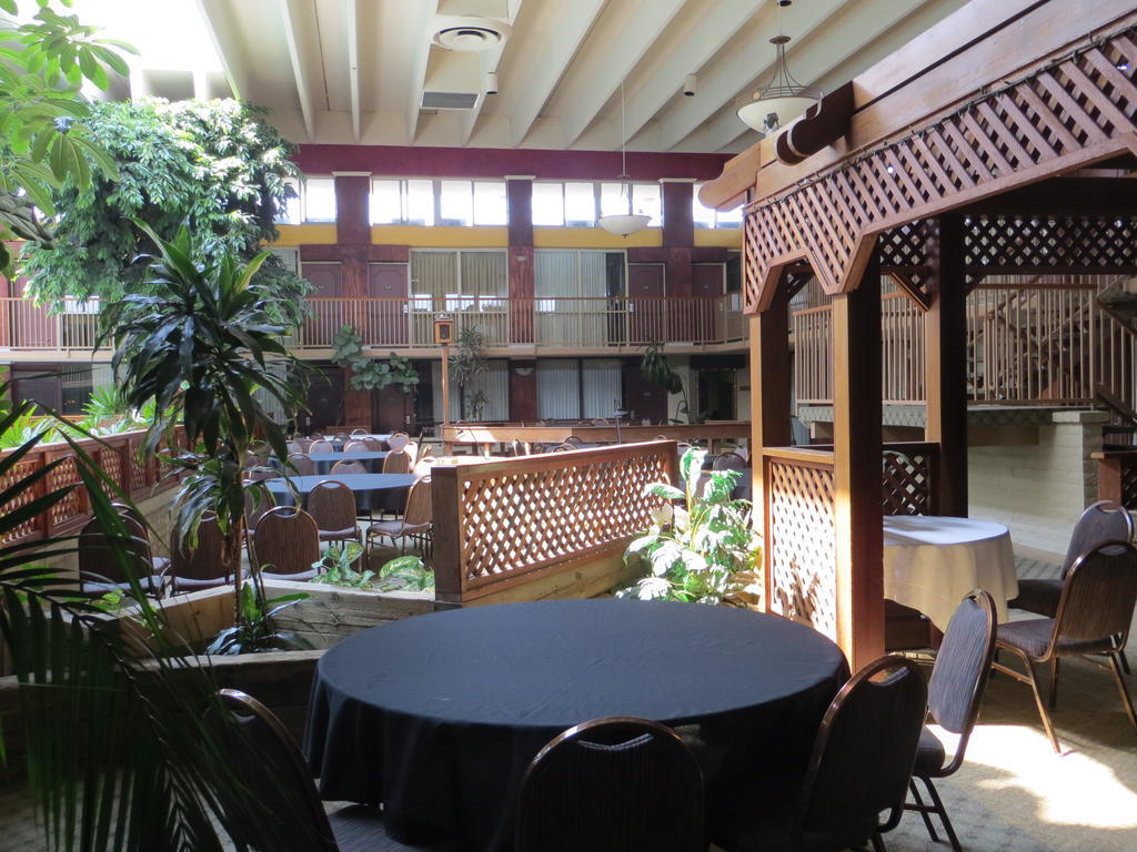Clarion Inn Conference Center Modesto Exteriör bild