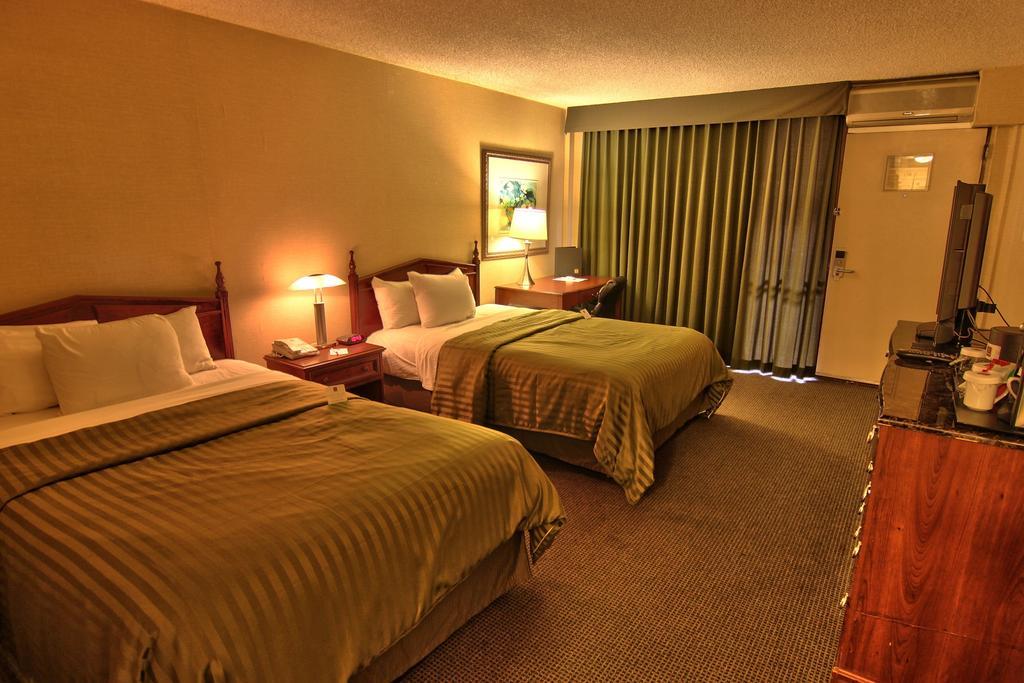 Clarion Inn Conference Center Modesto Exteriör bild