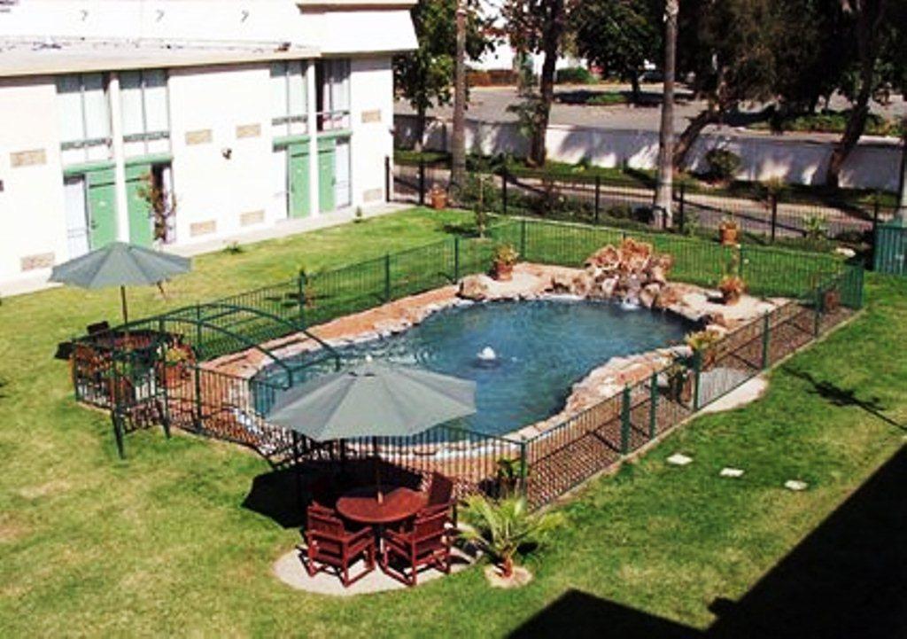 Clarion Inn Conference Center Modesto Exteriör bild