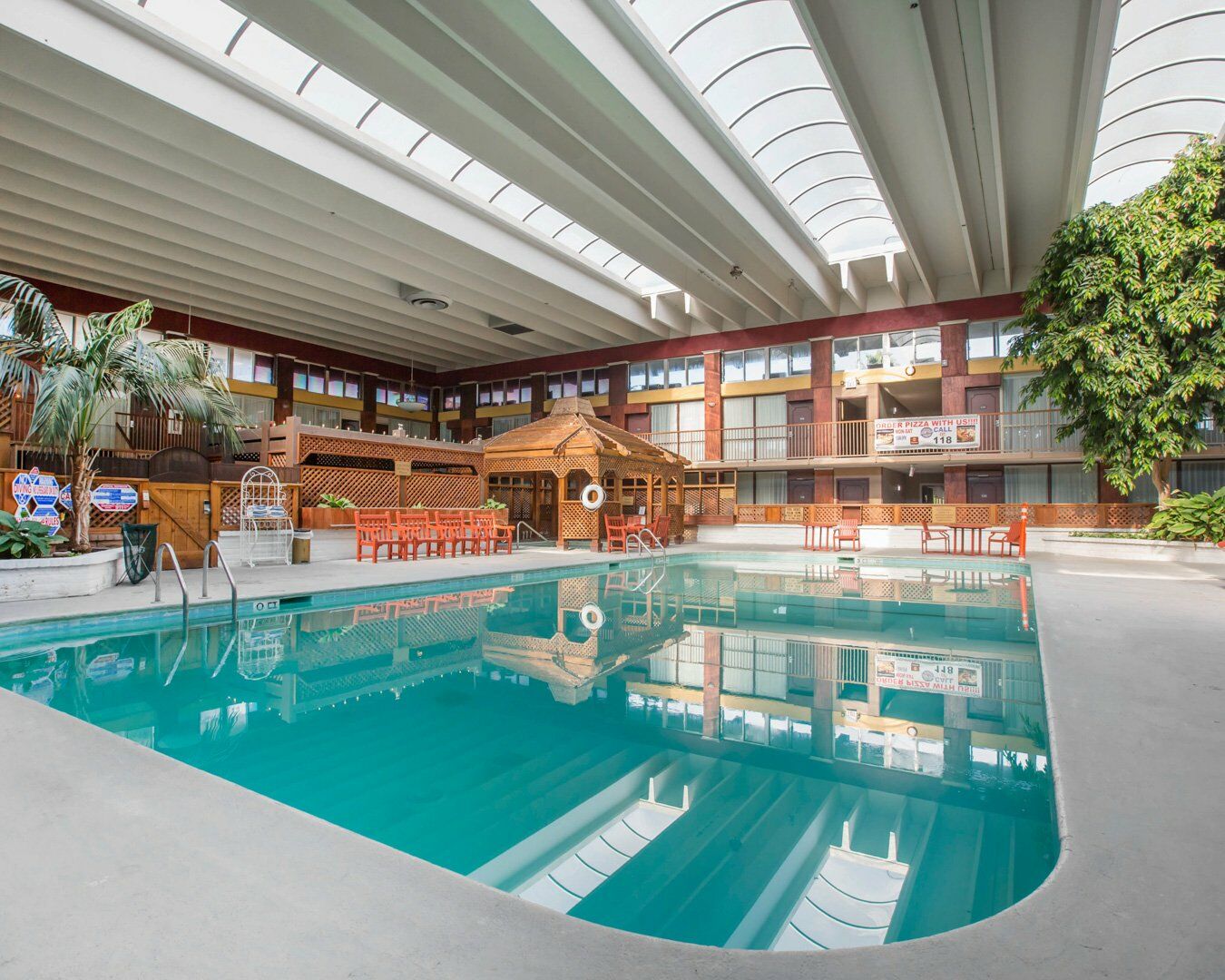 Clarion Inn Conference Center Modesto Exteriör bild